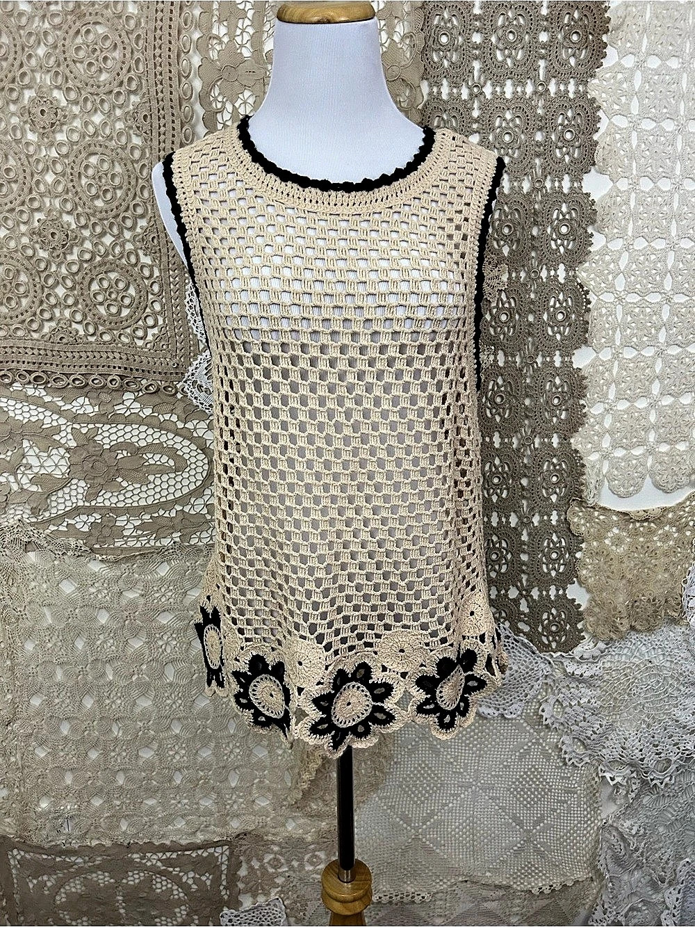 Crochet Floral Hem Tank Top in Cream & Black Like New - Boho crochet top
